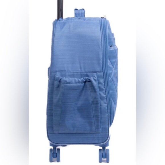 Lug Porter Wheelie Carry-On Spinner. Brushed Mariner. NWT - Picture 2 of 5